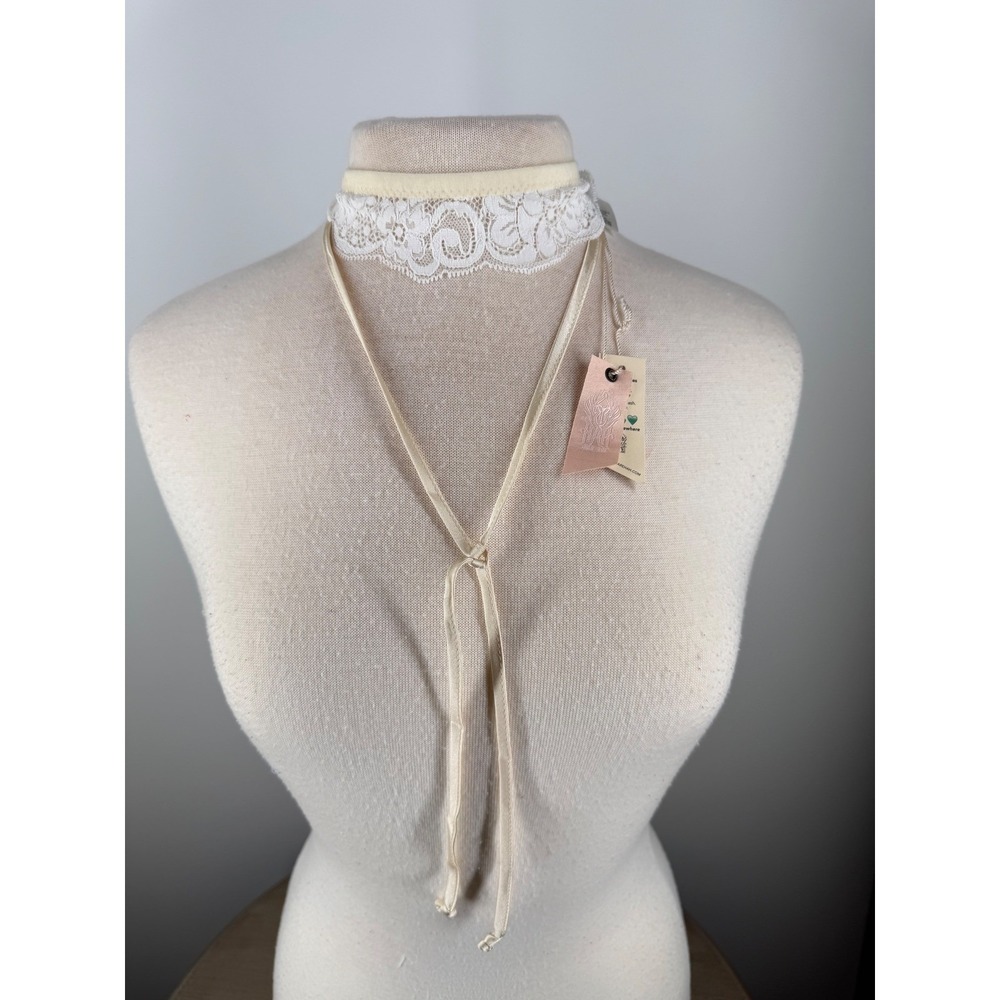 Free People Hah White Lace Choker Necklace Satin Ribbon Tie Floral S‎ NWT
